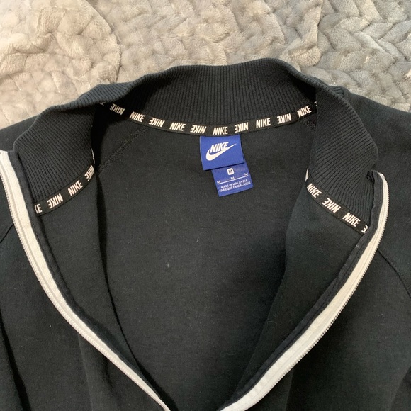 Nike Jacket - Picture 3 of 4